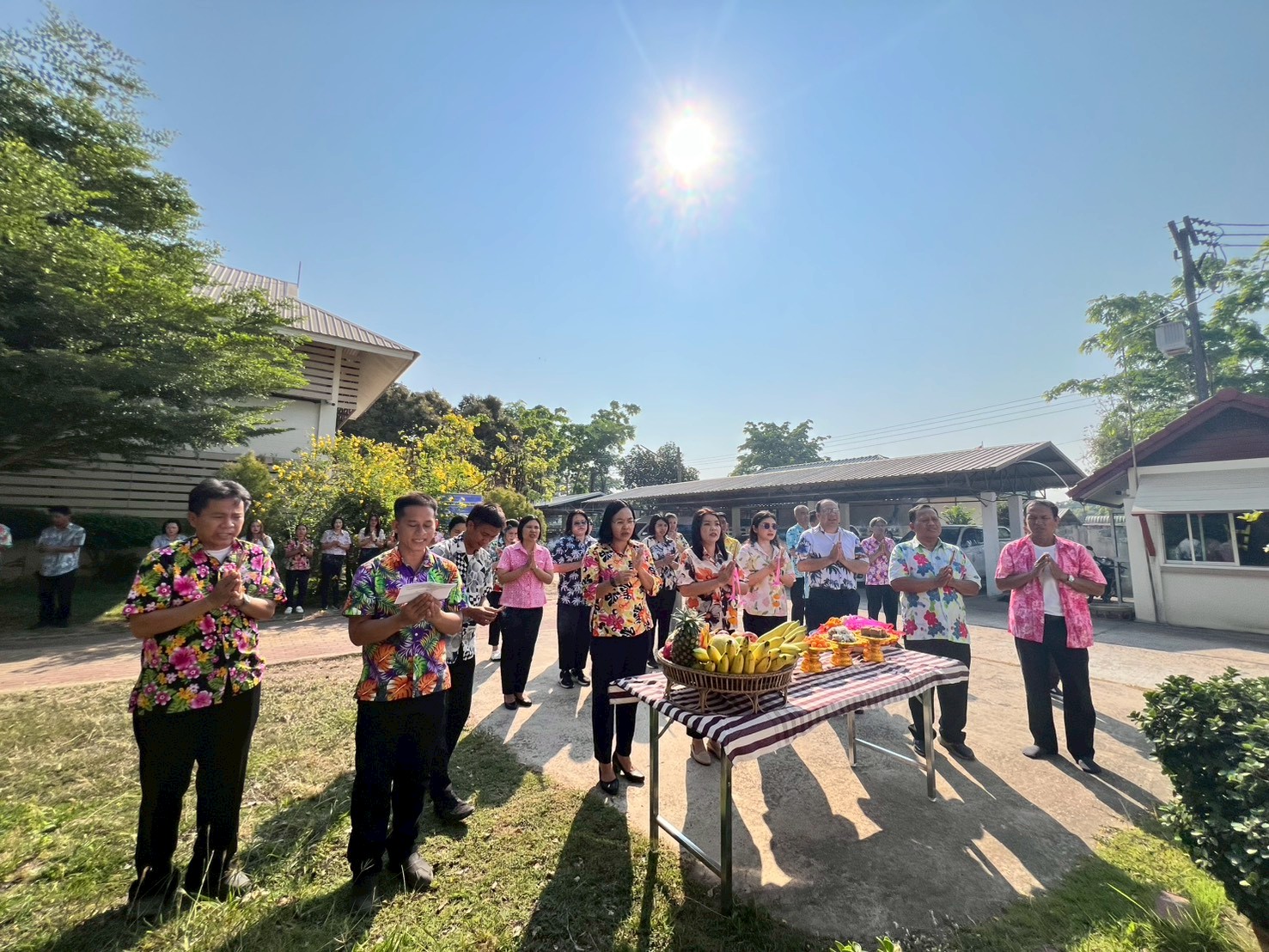 title - ส.ป.ก. ยโสธร จัดพิธีเจริญพระพุทธมนต์ทำบุญถวายภัตตาหารเพลแด่พระสงฆ์ พิธีสักการะศาลเจ้าที่และสิ่งศักดิ์สิทธิ์ประจำสำนักงาน เนื่องในเทศกาลวันขึ้นปีใหม่ไทย
